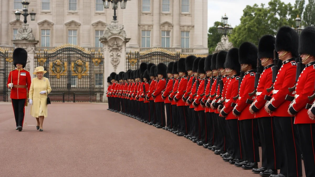 Pomp meaning, definition, and synonyms