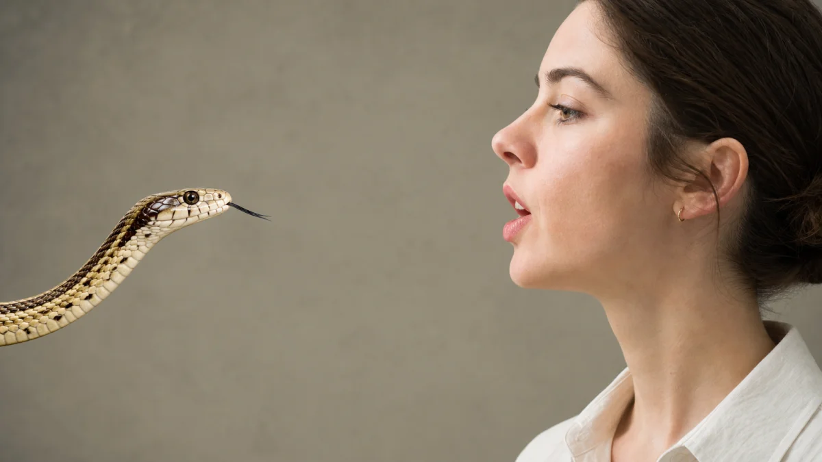 Sibilant: meaning, definition, and synonyms